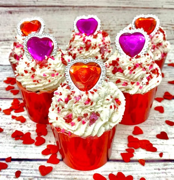 lots of love cupcake bath bomb
